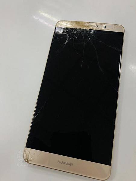 華為MATE9面板爆裂