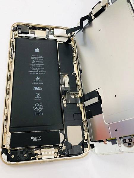 IPHONE7+電池膨脹