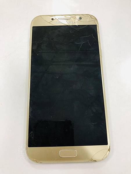 三星A7面板破裂
