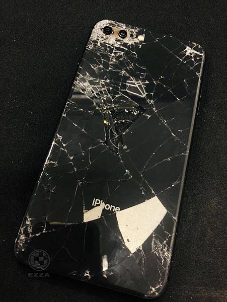 IPHONE8+慘破不堪