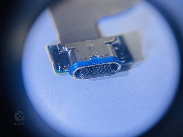 HTC U11+充電孔燒毀.jpg HTC U11+充電孔燒毀.jpg