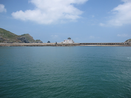 船上拍中柱島 (by ShuLin) 船上拍中柱島 (by ShuLin)
