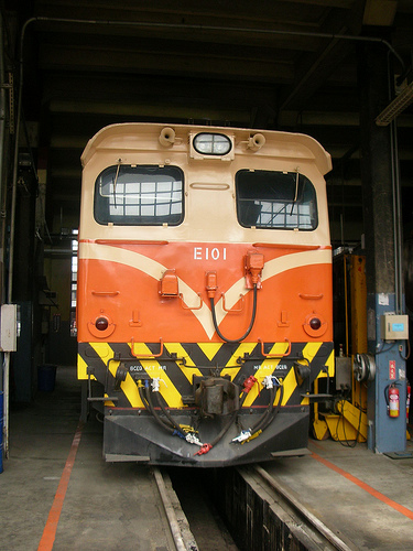 扇形車庫_E101電氣車頭 (by ShuLin) 扇形車庫_E101電氣車頭 (by ShuLin)