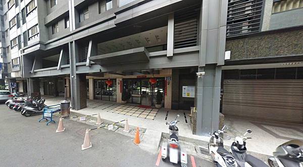 法拍屋櫻花LV軟體園區三房平面車位台中市大里區中湖路150巷18號2樓8123宜朋法拍房訊