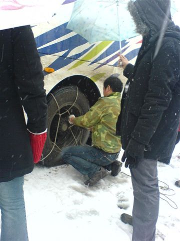 車胎綁麻繩