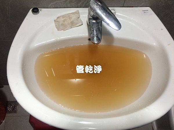 水管清洗 嚇~水龍頭噴出巧克力？ (新北 林口 南勢街 洗水