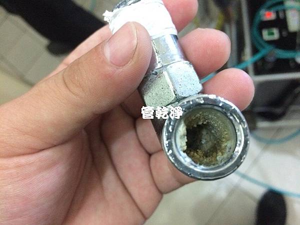 熱水管有白色結晶？ 新竹 湖口 德和路 清洗水管