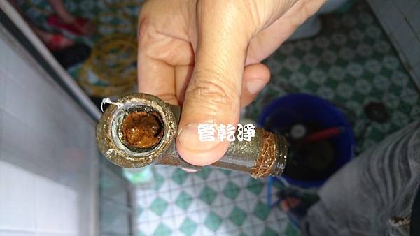 清洗水管 水管流出中藥湯？ 桃園 中壢 東芝路 洗水管 (管