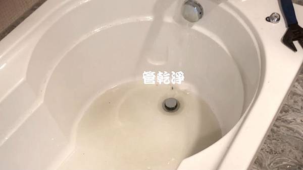 水龍頭流出青草茶？ 台北 大安 延吉街 清洗水管 (管乾淨)