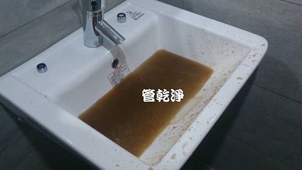 水龍頭流出中藥湯？ 新竹 青峰路 洗水管 (管乾淨)