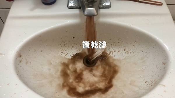 十年水管不消保養..新北 樹林 佳園路 洗水管 (管乾淨) 