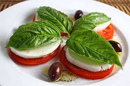 Caprese-Salad-2-500.jpg