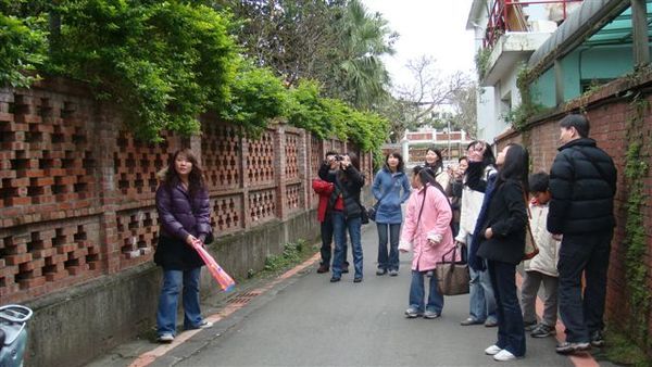 領隊綺要開始說明了－各位要看好