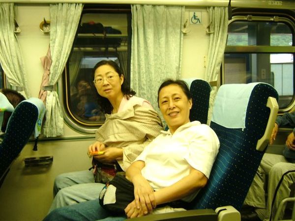 亮瑩小姐很怕我遲到趕不上火車