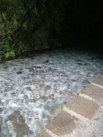 水好清澈