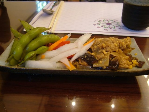 豆子居然是由酒泡過的，味道很特別