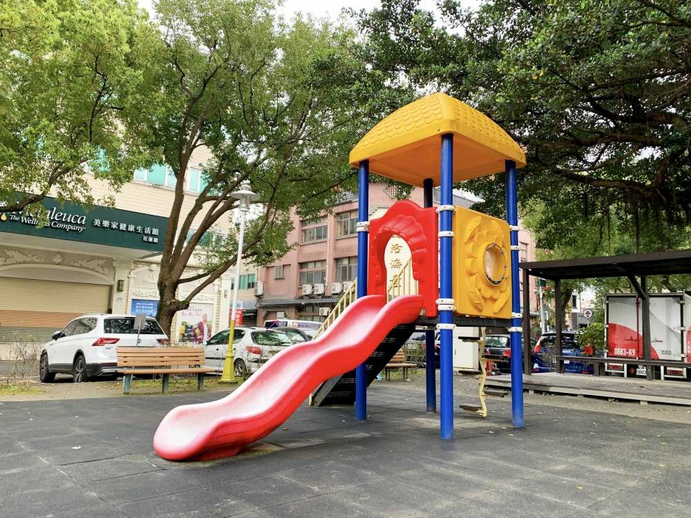 23-1000.jpg 長頸鹿親子公園│花蓮市│小資爸親子旅遊團