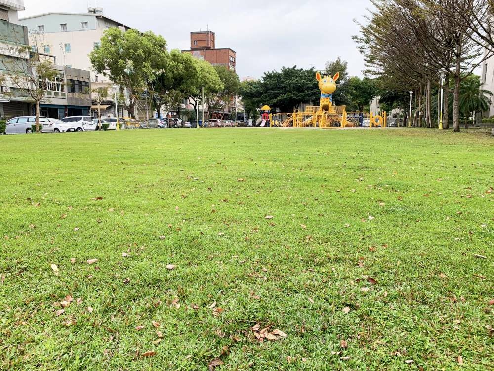 長頸鹿親子公園│花蓮市│小資爸親子旅遊團