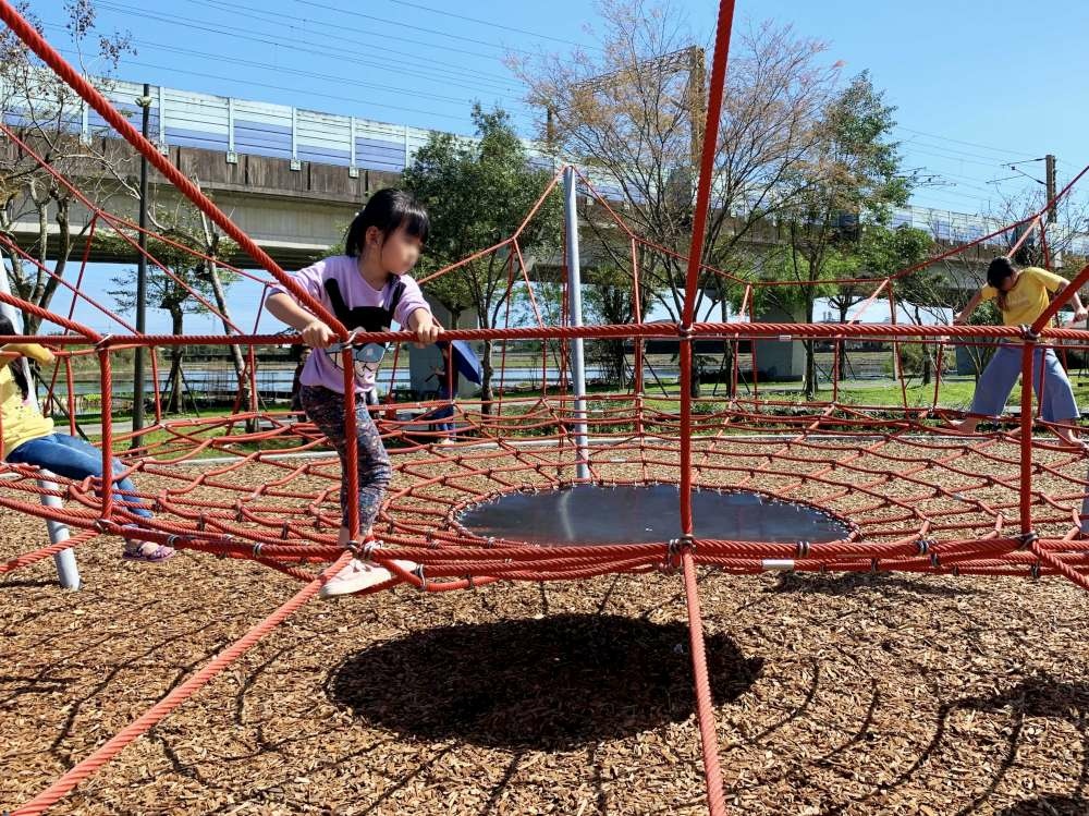 冬山鄉政公園│宜蘭縣│冬山鄉│小資爸親子旅遊團