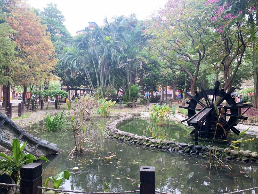 新莊黃城公園_18-1000.jpg 黃城公園│新北市│新莊區│小資爸親子旅遊團