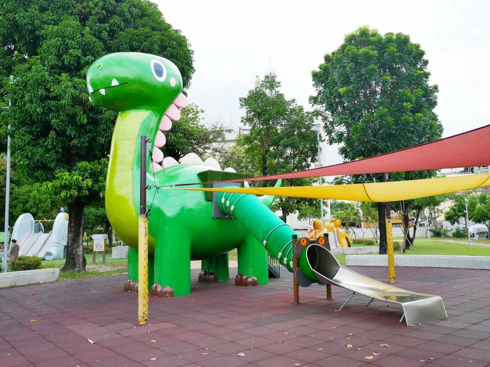 勝利動物溜滑梯公園-1-1000.jpg