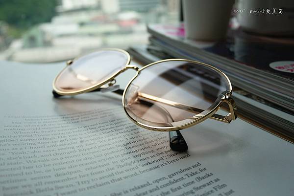 ASLLY 大圓框造型眼鏡打造自信風格，開箱「Luxury夕