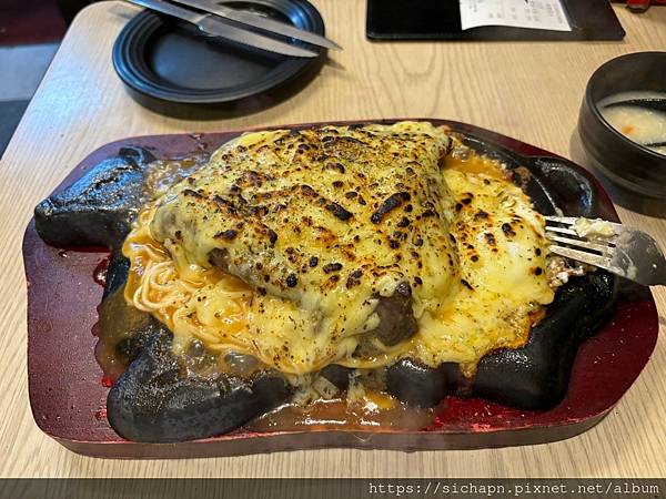 [美食] 新北/樹林-樹林大眾牛排｜份量驚訝到下巴掉下來 有