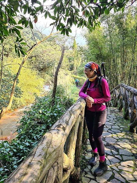 旁的橋溫泉 旁的橋溫泉