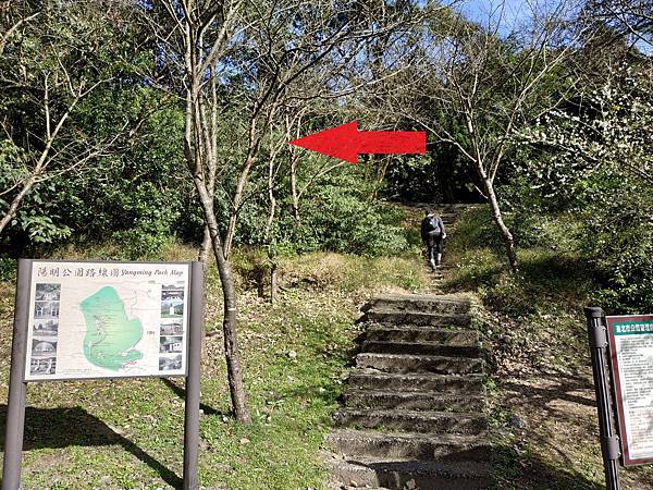 轉公廁後階梯左.jpg 轉公廁後階梯左.jpg