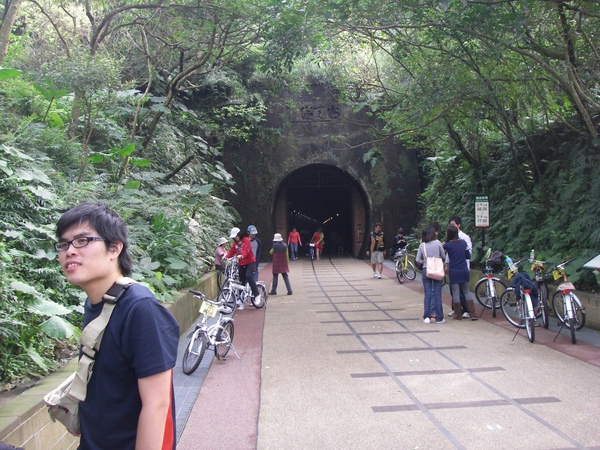 舊草嶺自行車隧道