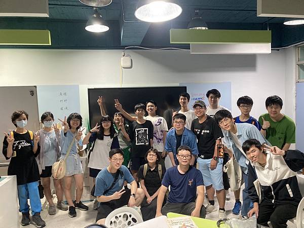 113下第16-18週回顧 - 辯論賽高潮迭起的畢業歡送會 113下第16-18週回顧 - 辯論賽高潮迭起的畢業歡送會