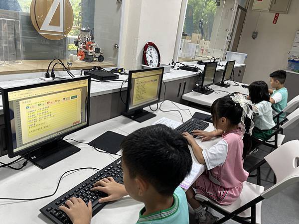 114上第3-4週回顧 - 投石器大決戰、藏寶圖解救小人 114上第3-4週回顧 - 投石器大決戰、藏寶圖解救小人