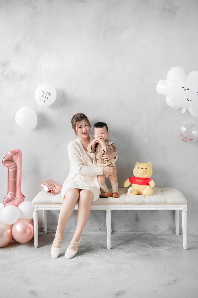 琪琪小姐與喬先生 親子寫真 全家福 週歲派對拍攝 週歲寫真 琪琪小姐與喬先生 親子寫真 全家福 週歲派對拍攝 週歲寫真