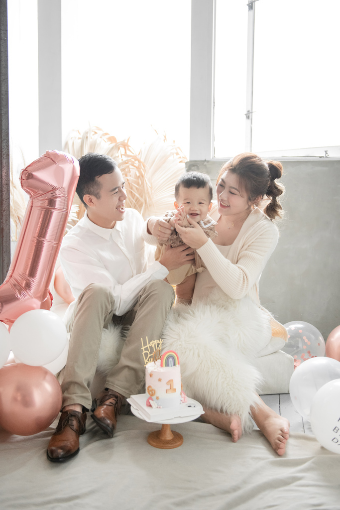 琪琪小姐與喬先生 親子寫真 全家福 週歲派對拍攝 週歲寫真 琪琪小姐與喬先生 親子寫真 全家福 週歲派對拍攝 週歲寫真