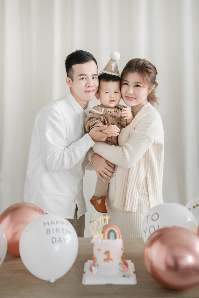 琪琪小姐與喬先生 親子寫真 全家福 週歲派對拍攝 週歲寫真 琪琪小姐與喬先生 親子寫真 全家福 週歲派對拍攝 週歲寫真