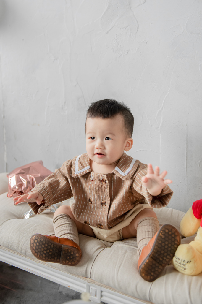 琪琪小姐與喬先生 親子寫真 全家福 週歲派對拍攝 週歲寫真 琪琪小姐與喬先生 親子寫真 全家福 週歲派對拍攝 週歲寫真