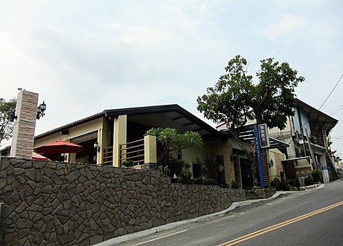 1382081225-1193097682