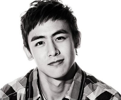 20120725_nichkhun_1