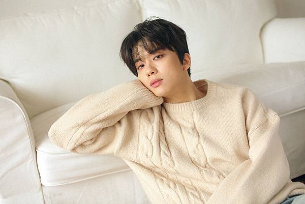 8E825574-3A9C-449D-A3F4-F370D9F033DD