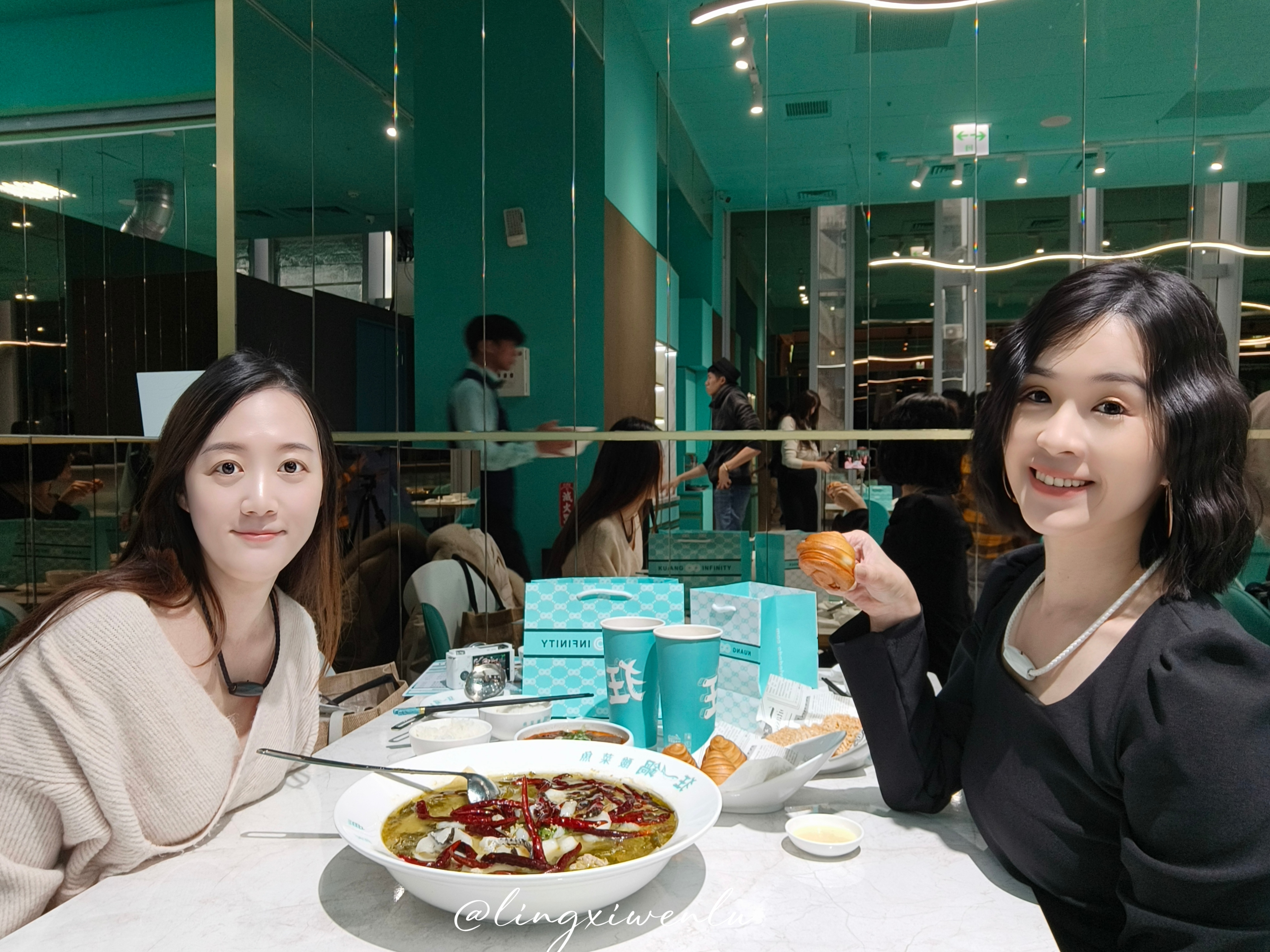 【西門町美食】狂一鍋酸菜魚｜椒麻微辣、湯汁酸辣香濃的好滋味~ (13).jpg