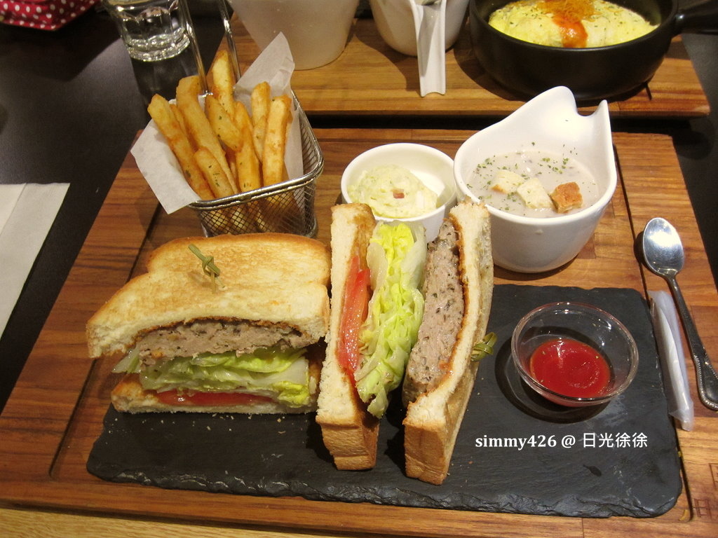 170108 日光徐徐 手工漢堡排三明治(1).jpg