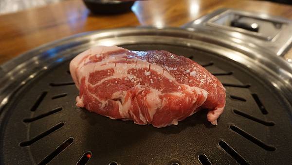 【仙蹤】韓國首爾．新設洞❤必點像牛扒一樣厚切的豬五花肉．經常