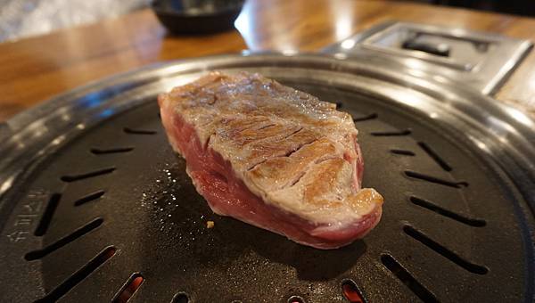 【仙蹤】韓國首爾．新設洞❤必點像牛扒一樣厚切的豬五花肉．經常