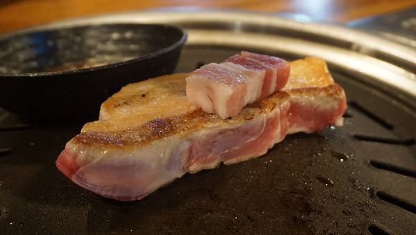 【仙蹤】韓國首爾．新設洞❤必點像牛扒一樣厚切的豬五花肉．經常