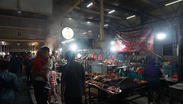 【仙蹤】汶萊❤必食即烤雞肉串燒．當地人都去！汶萊道地平價的夜