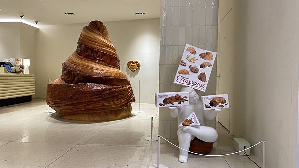 【仙蹤】韓國首爾．新沙❤尋找超級可愛的巨大牛角包．Gentl