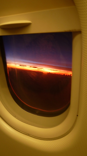 飛機上看日落，美翻了.JPG