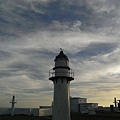 夕陽中的漁翁島燈塔.JPG