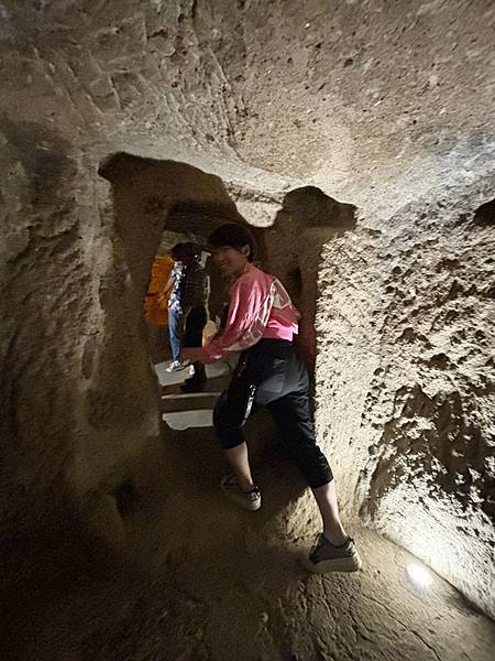 土耳其之旅(三) 熱氣球. 地毯工廠. 凱馬克利地下城. 駱