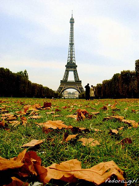 Autumn_In_Paris_by_fedoragirl.jpg